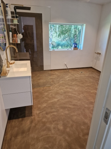 microcement gulv i badeværelse